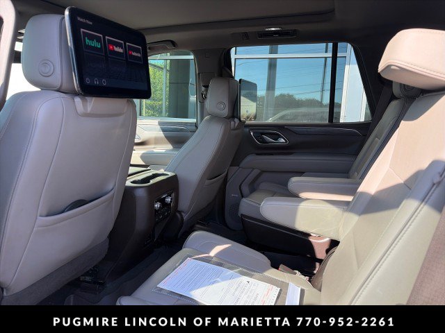 Used 2022 GMC Yukon SLT w/ SLT Premium Package AWD/4WD image 4