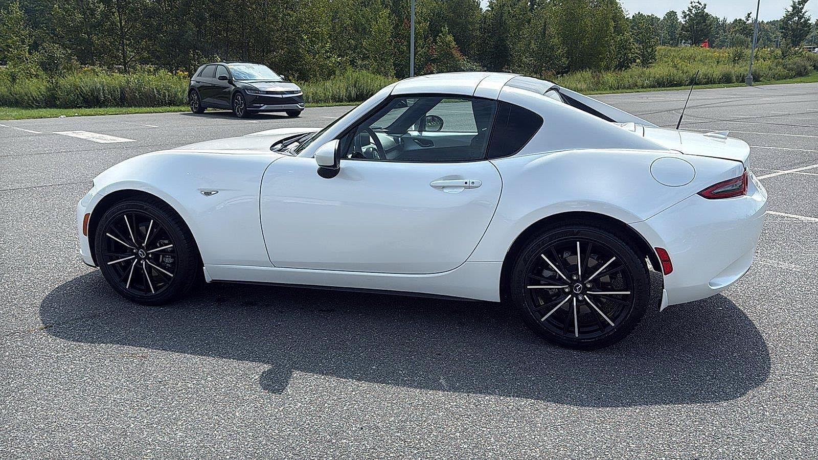 Used 2024 MAZDA MX-5 Miata RF Grand Touring RWD image 9
