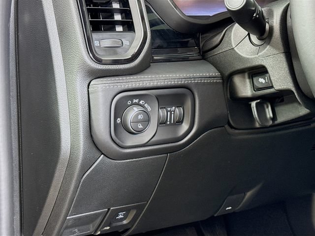 Used 2026 RAM 2500 Limited AWD/4WD image 10
