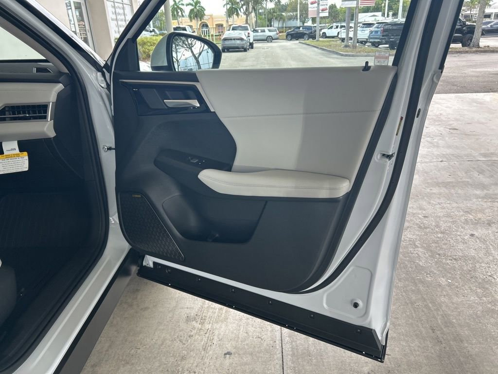 New 2026 Mitsubishi Outlander SE image 25