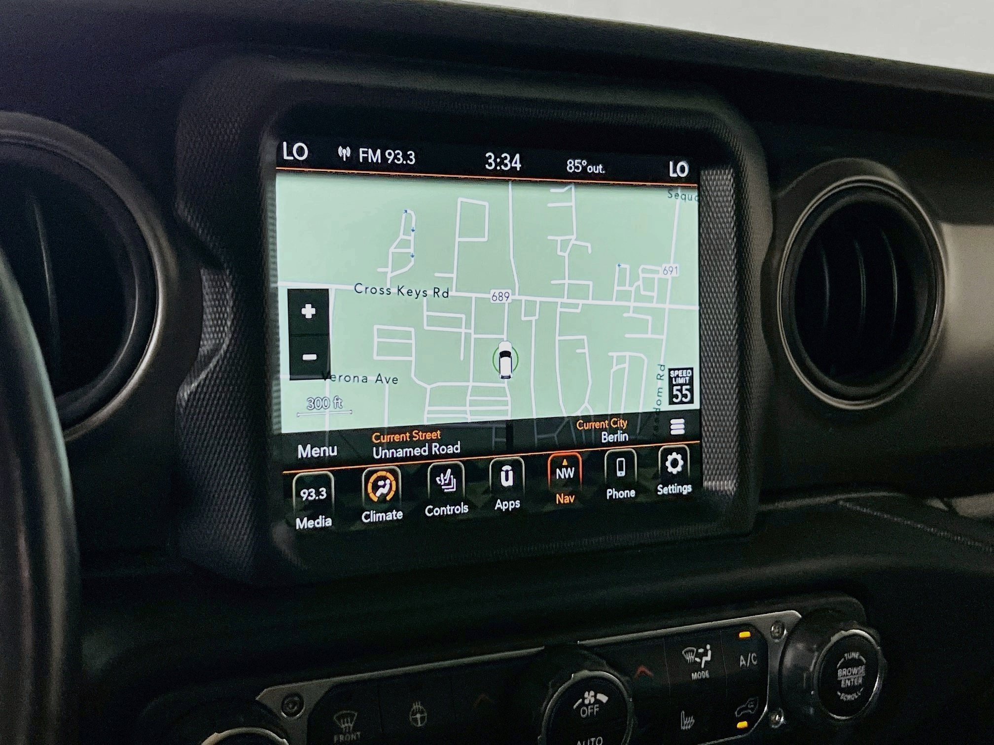 Used 2023 Jeep Gladiator Sport AWD/4WD image 13