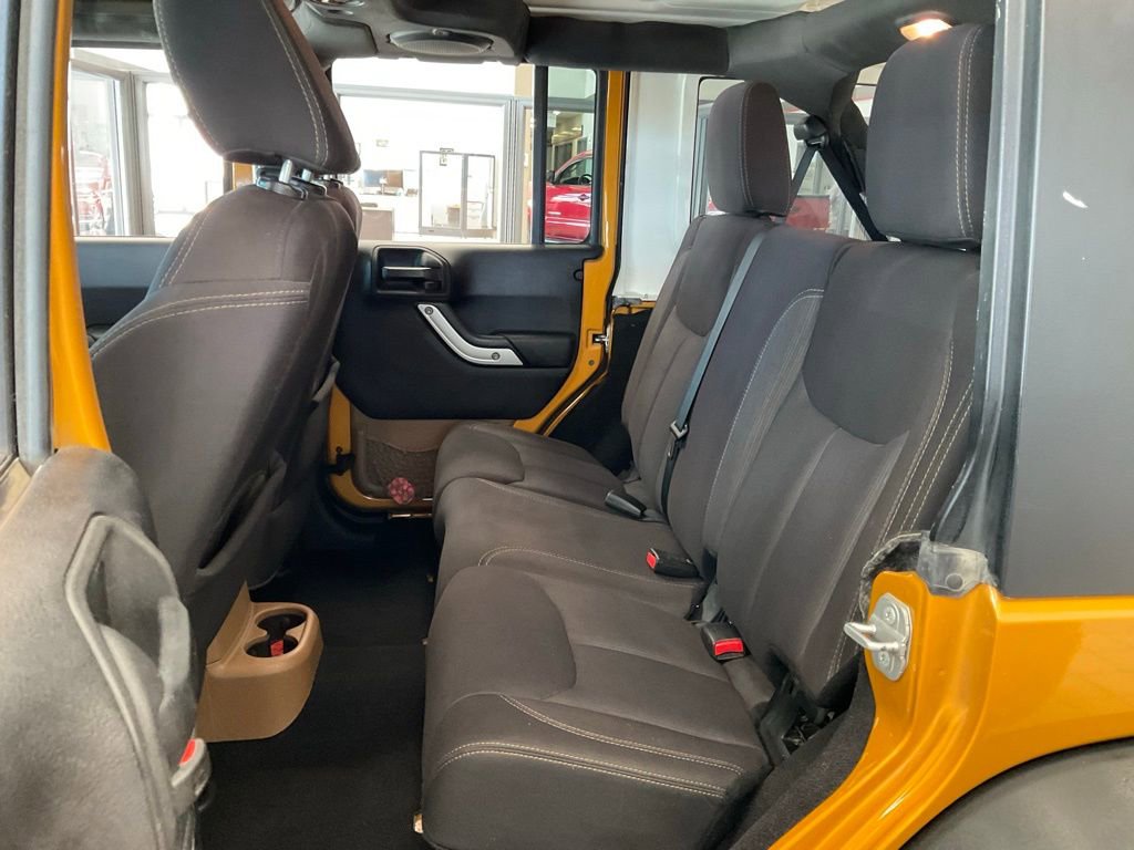 Used 2014 Jeep Wrangler Unlimited Rubicon image 19