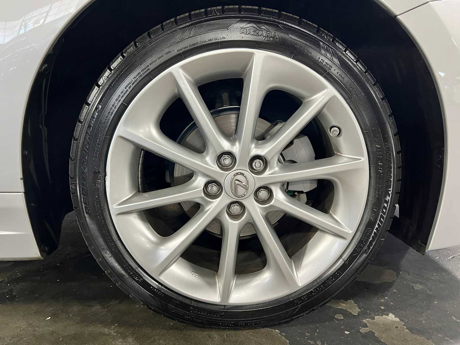 Used 2011 Lexus CT 200h Premium image 9