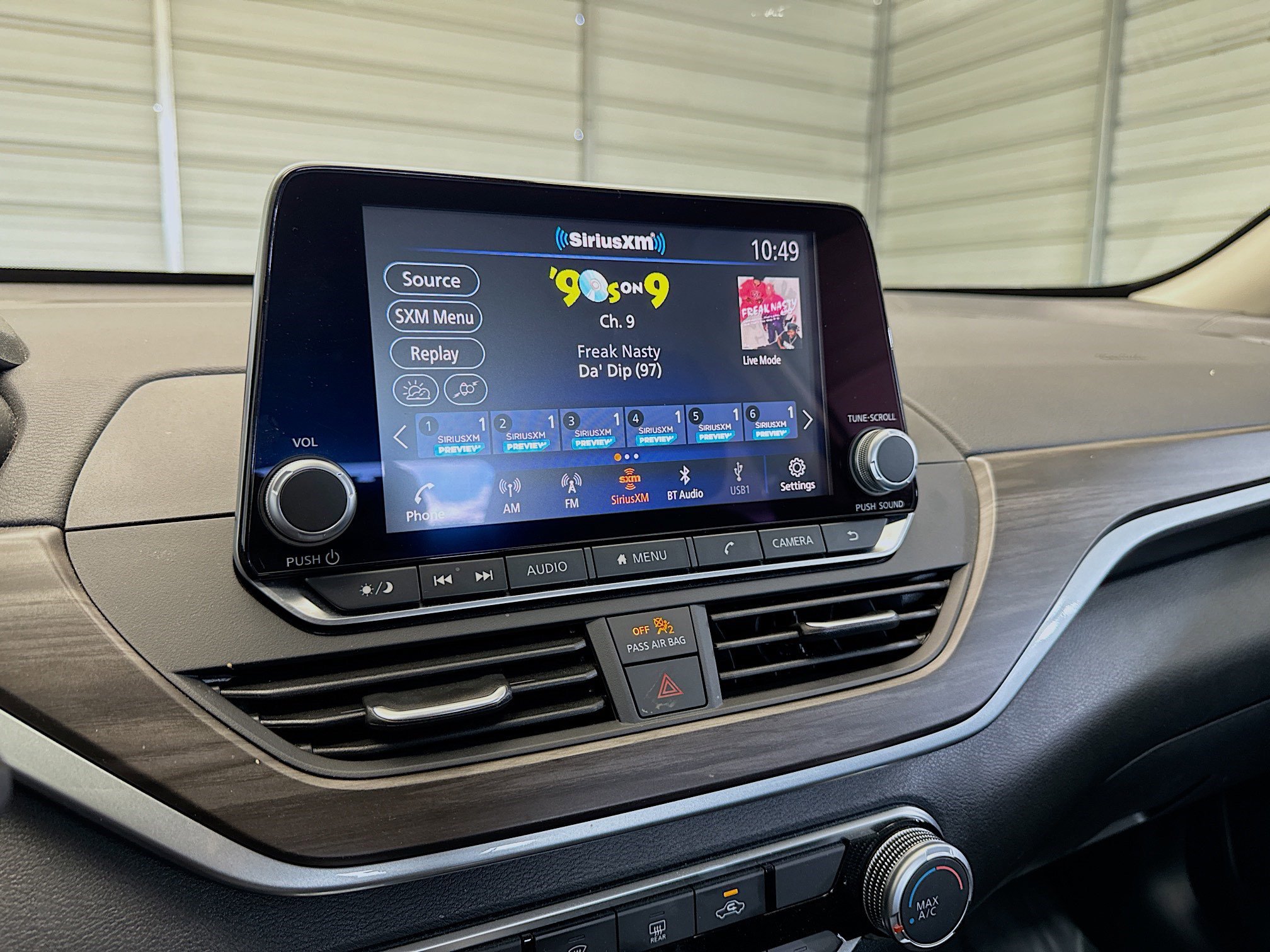 Used 2025 Nissan Altima 2.5 SV image 10