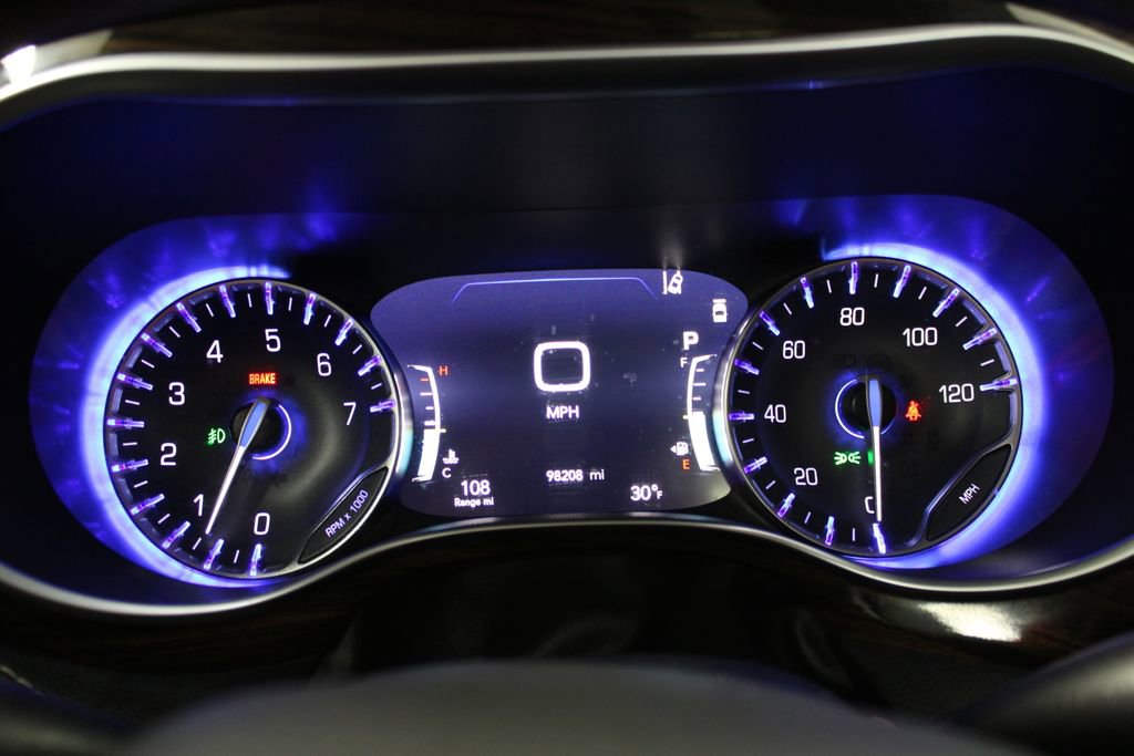 Used 2022 Chrysler Pacifica Limited image 23