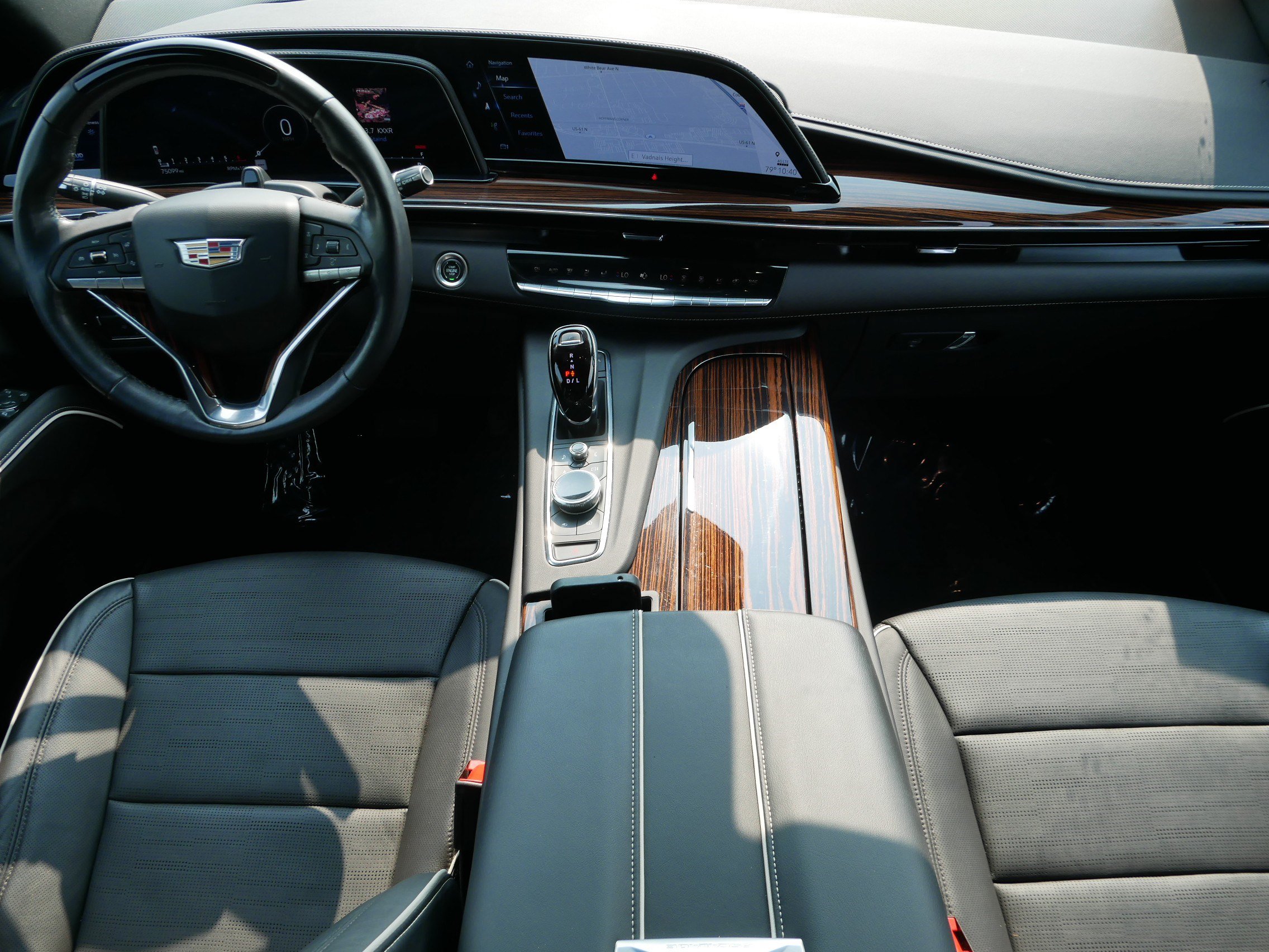 Used 2023 Cadillac Escalade ESV Premium Luxury w/ LPO, Radiant Package AWD/4WD image 8