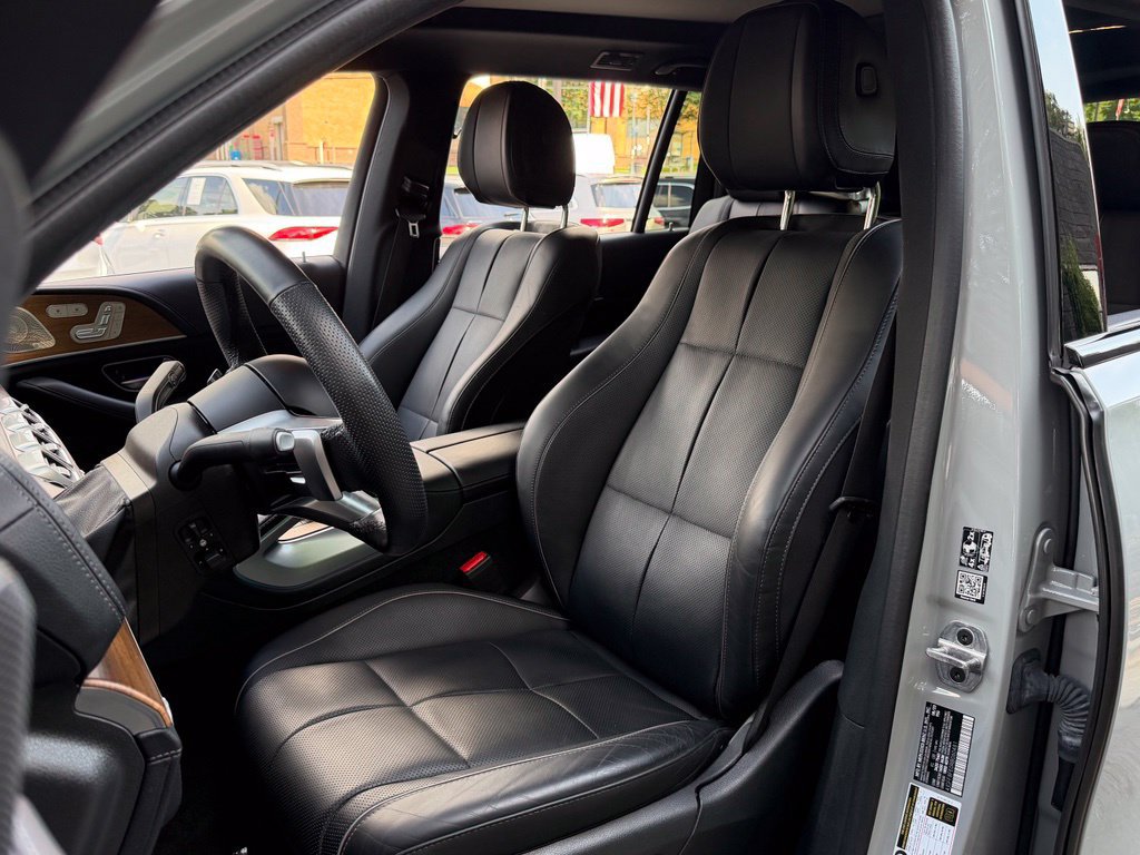 Used 2024 Mercedes-Benz GLS 580 4MATIC image 26