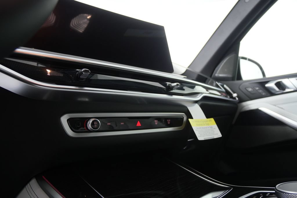 Used 2026 BMW X5 sDrive40i w/ M Sport Package RWD image 21