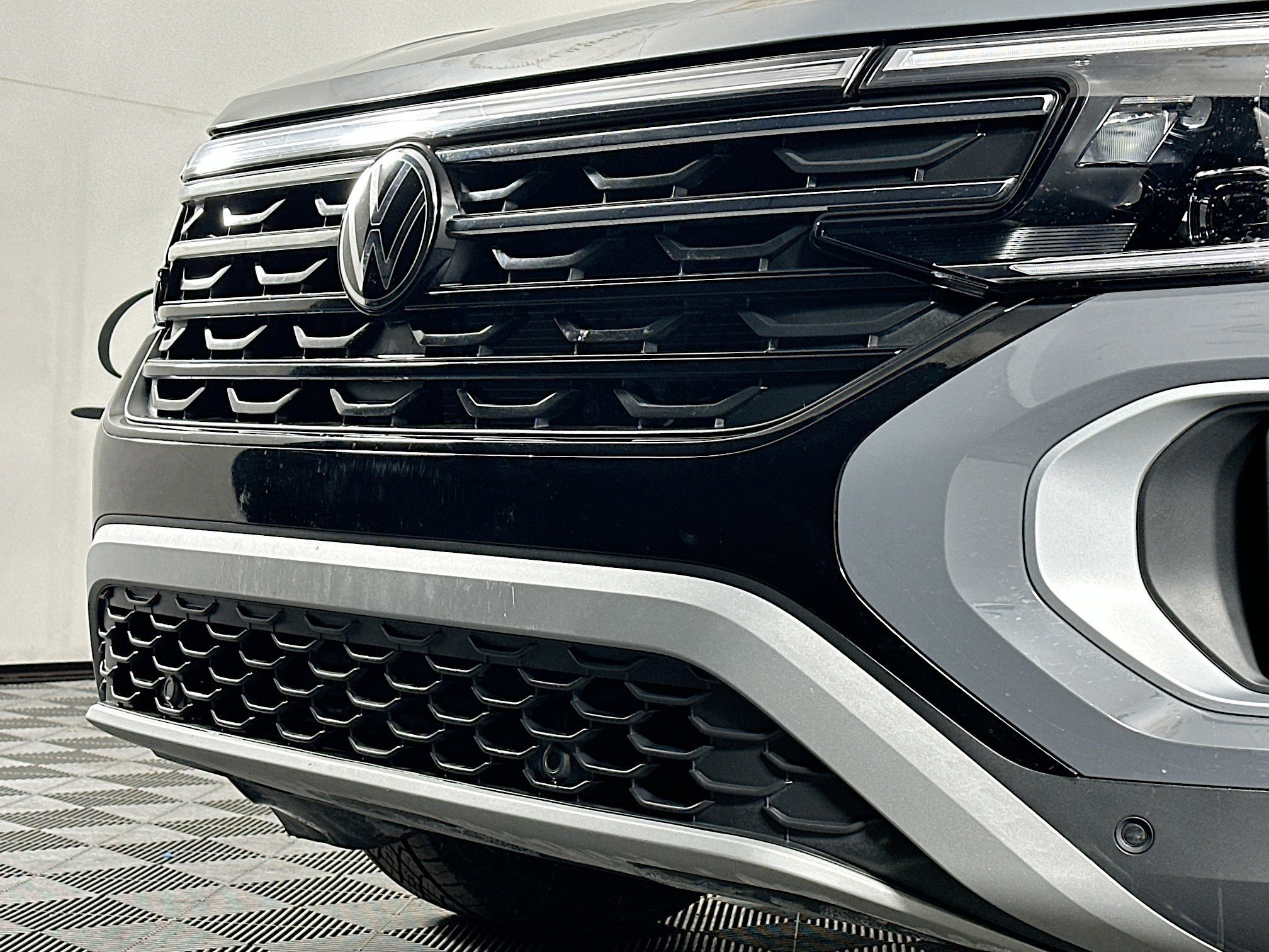 Used 2024 Volkswagen Atlas Peak Edition SEL image 36