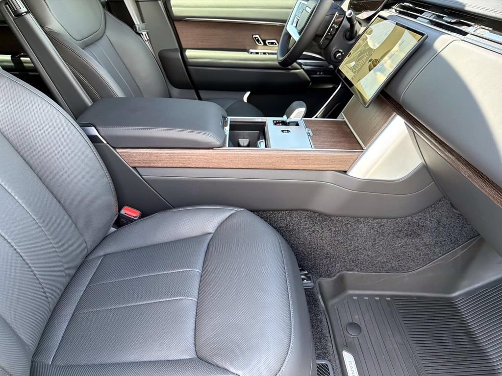 New 2026 Land Rover Range Rover SE AWD/4WD image 10