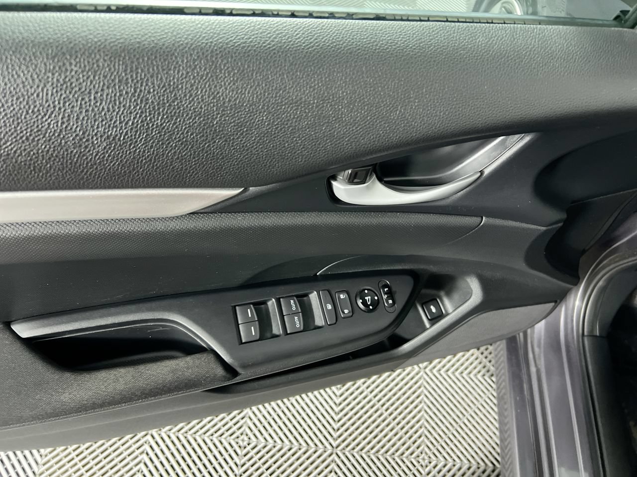 Used 2019 Honda Civic LX image 14