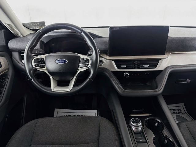 Used 2025 Ford Explorer Active AWD/4WD image 22