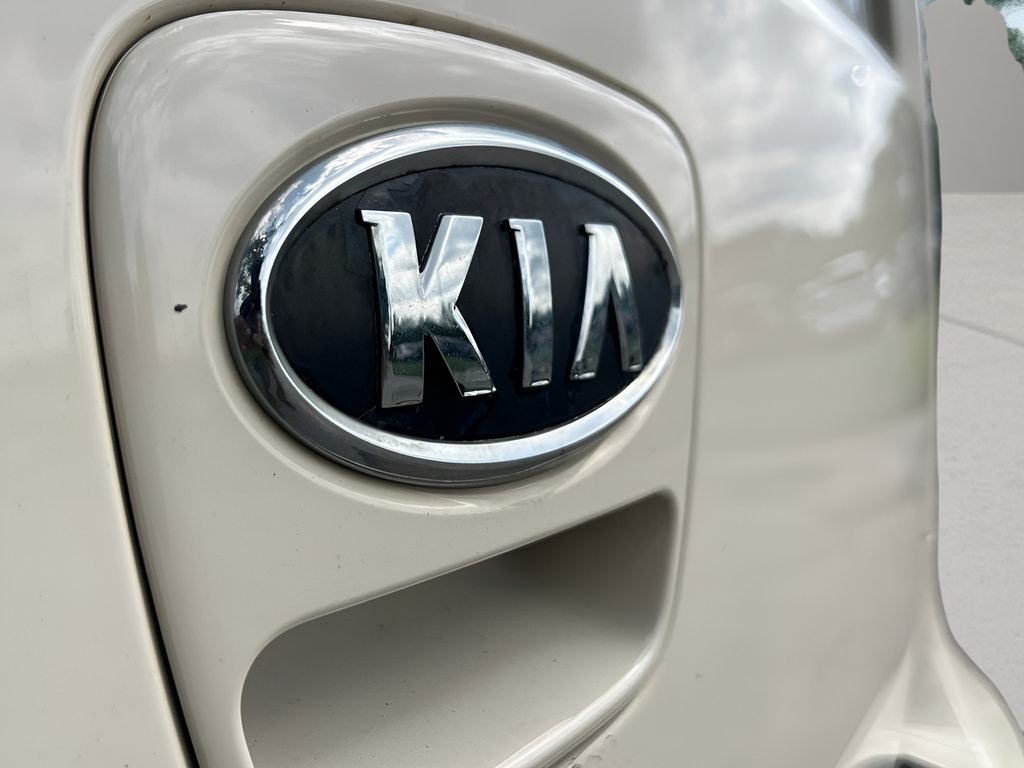 Used 2012 Kia Soul FWD image 26
