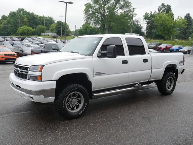 Used 2007 Chevrolet Silverado 2500 LT w/ Heavy-Duty Power Package AWD/4WD image 5