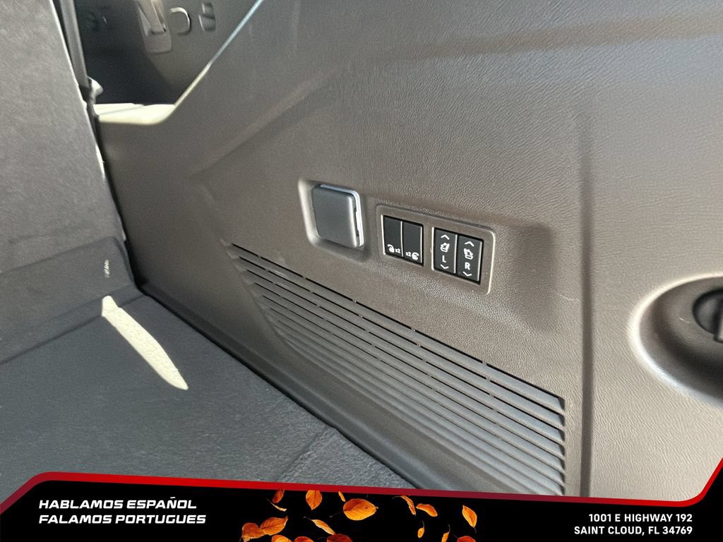 New 2026 GMC Yukon XL Elevation w/ LPO, Elevation Black Package AWD/4WD image 31