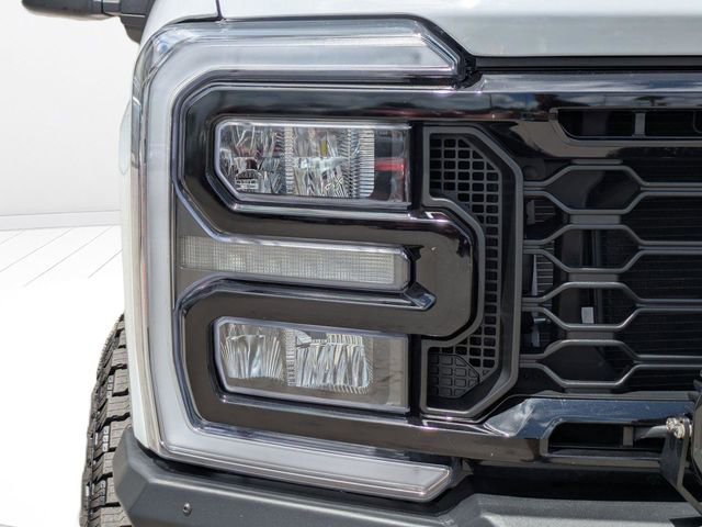 Used 2025 Ford F250 Lariat w/ Black Appearance Package AWD/4WD image 10