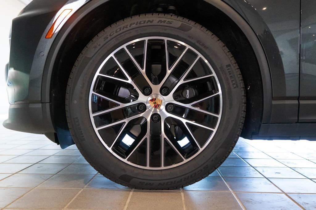 New 2026 Porsche Macan 4 Electric AWD/4WD image 11