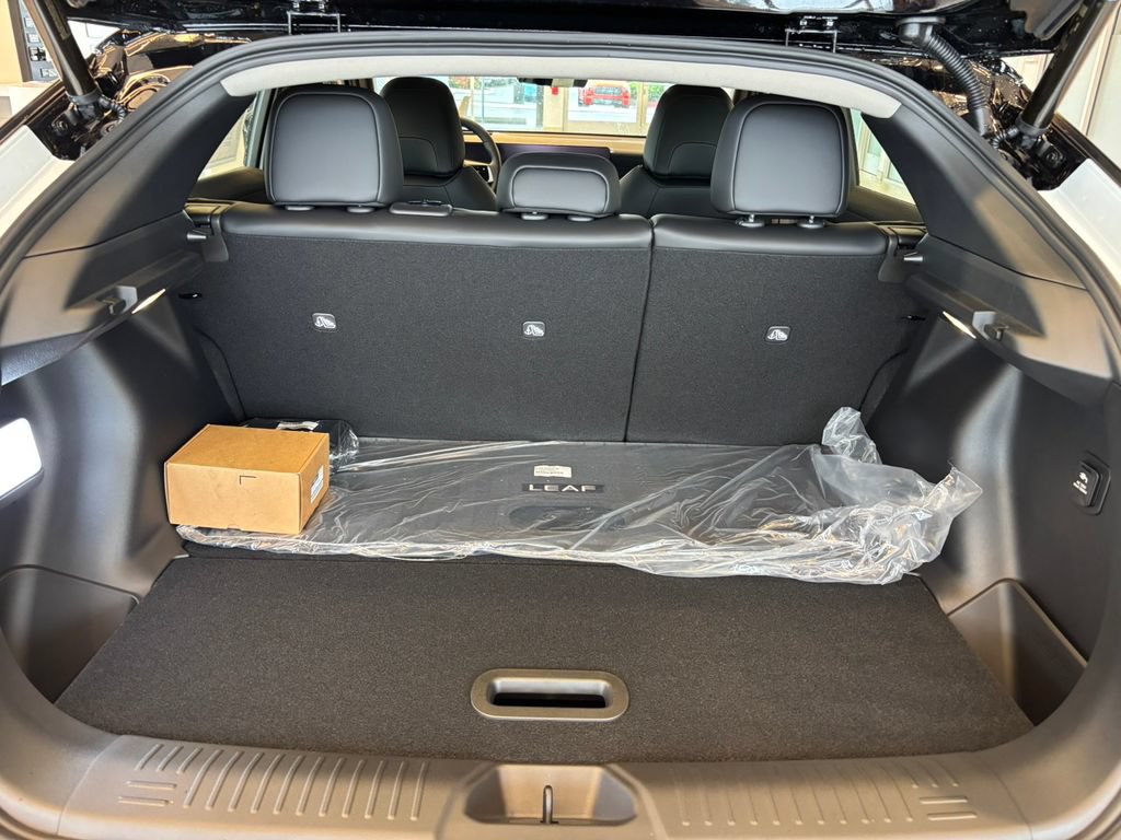 New 2026 Nissan Leaf Platinum+ w/ Cargo Package (Platinum+) FWD image 29
