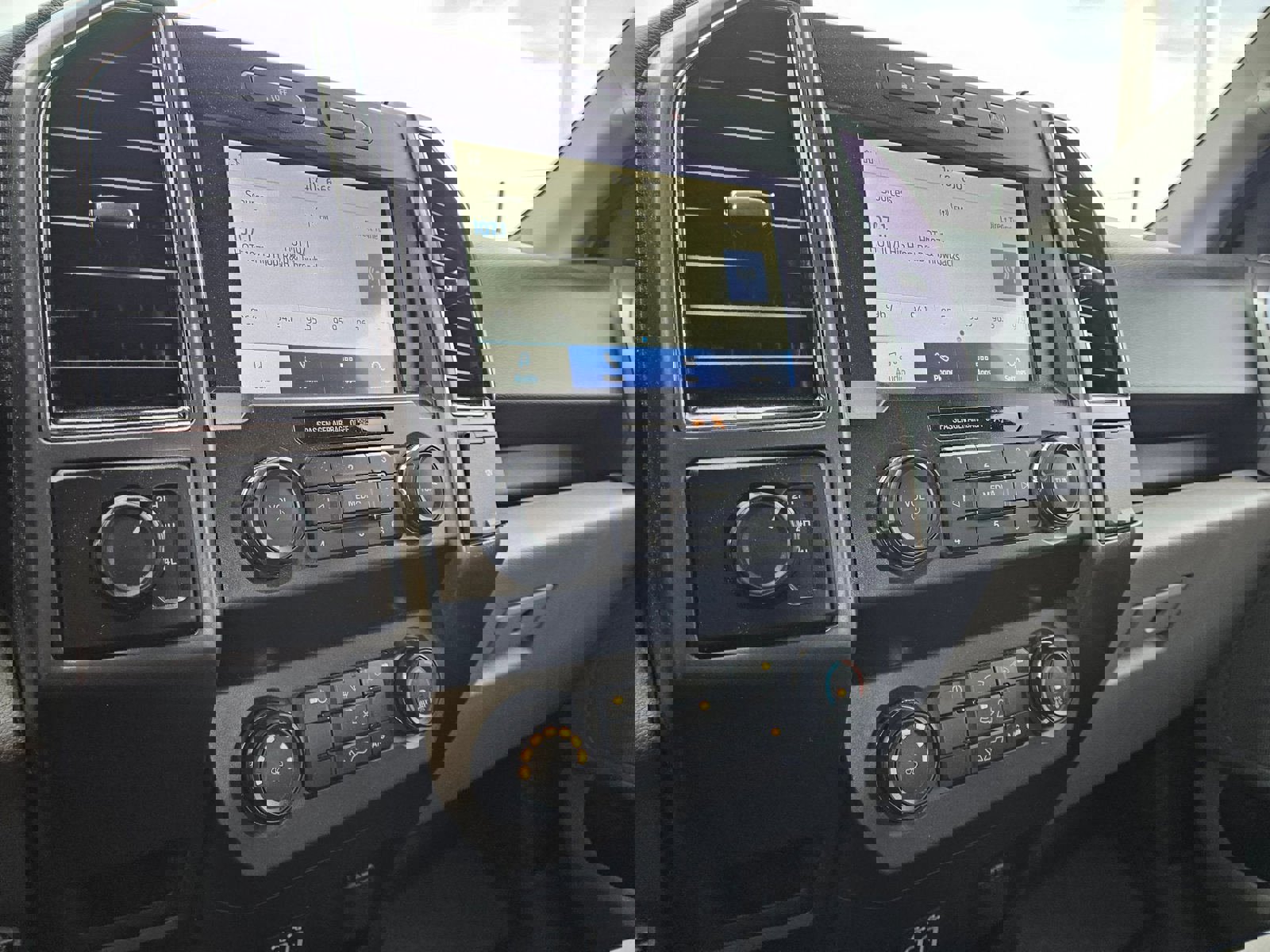 Used 2020 Ford F150 XLT image 17