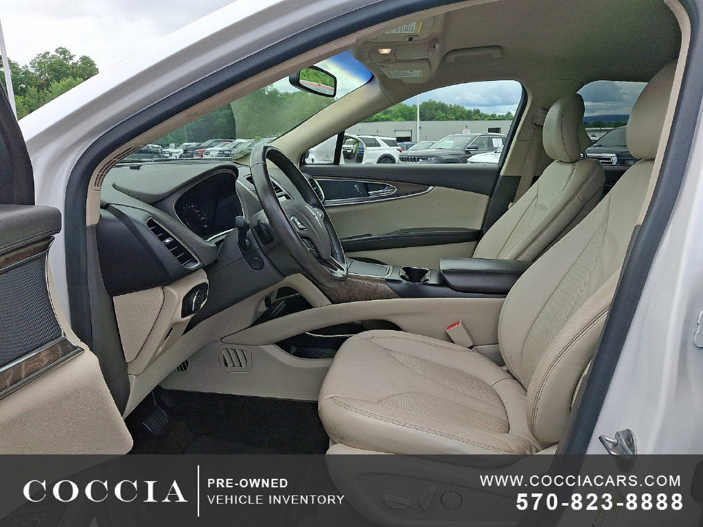 Used 2017 Lincoln MKX Select w/ Select Plus Package AWD/4WD image 13