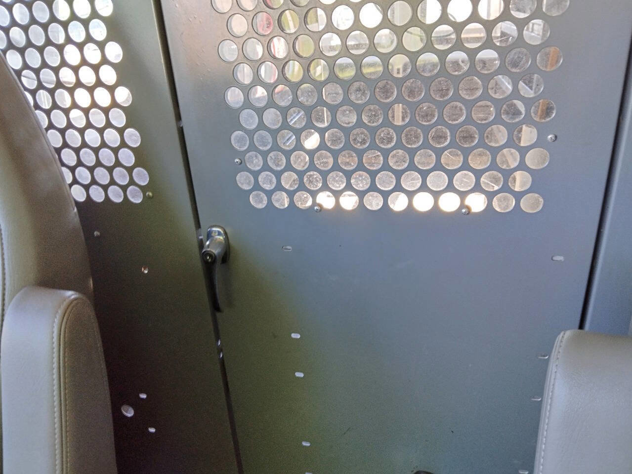 Used 2015 Chevrolet Express 2500 image 7