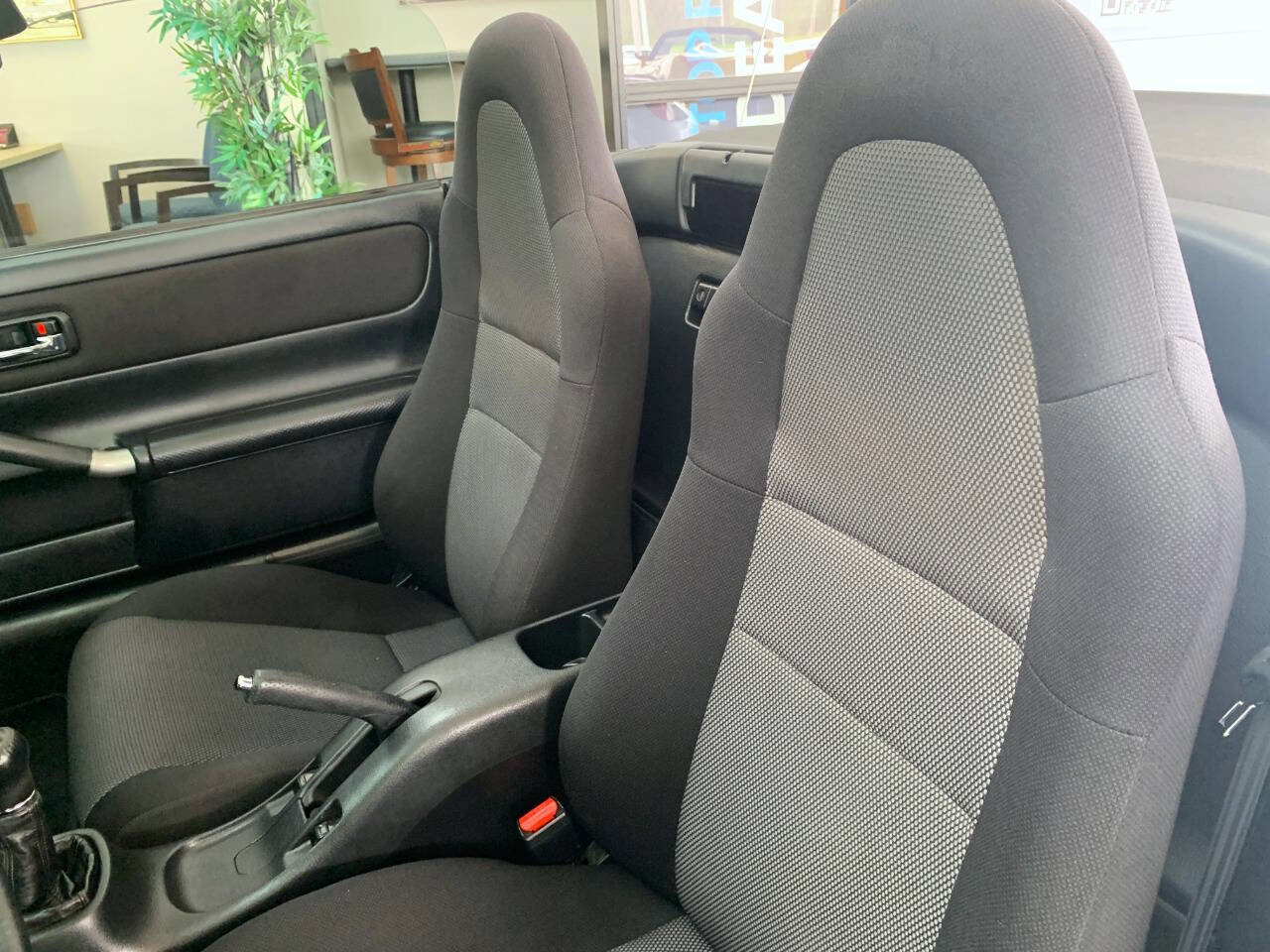 Used 2002 Toyota MR2 image 15