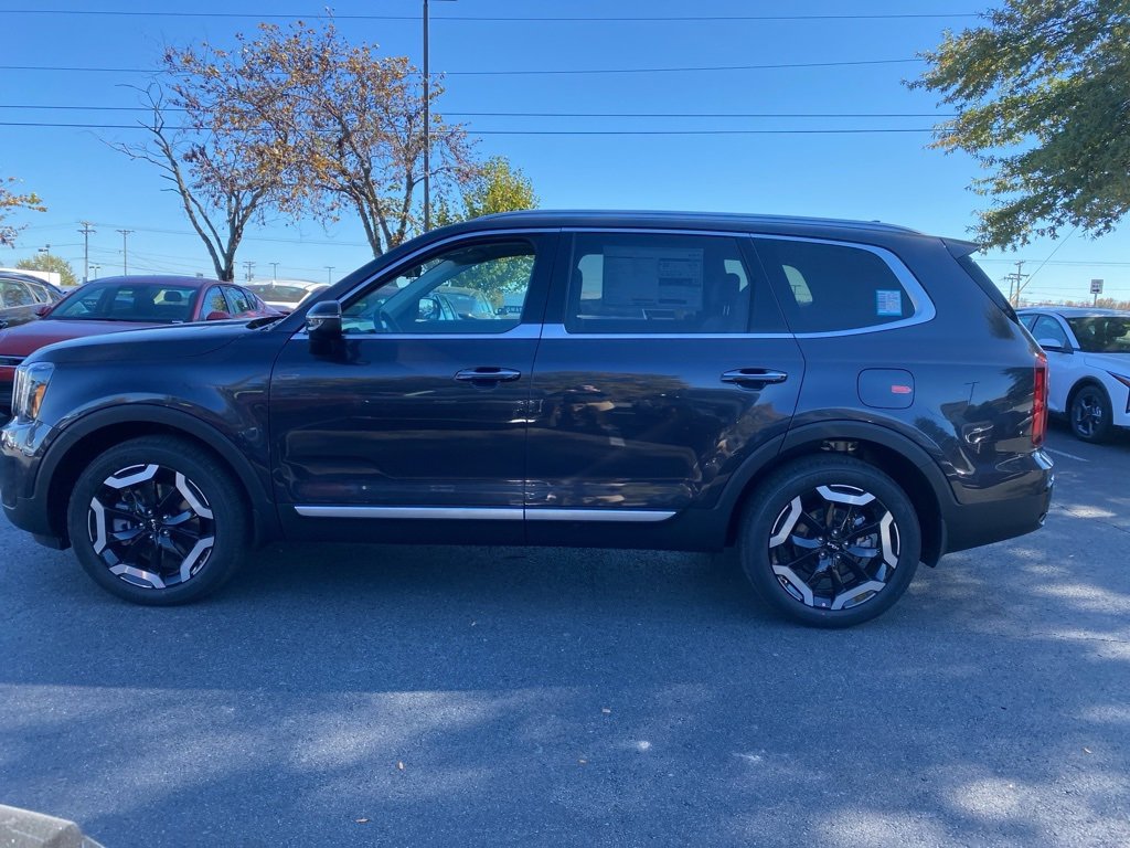 New 2025 Kia Telluride S image 4