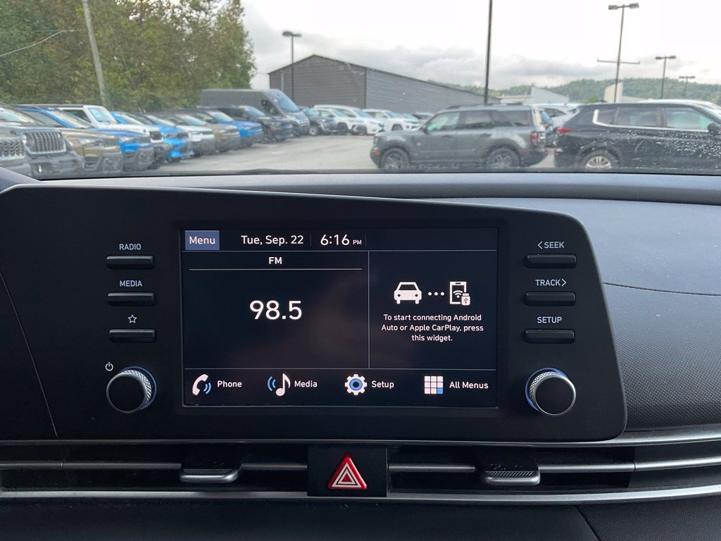 Used 2026 Hyundai Elantra SE w/ Cargo Package FWD image 17