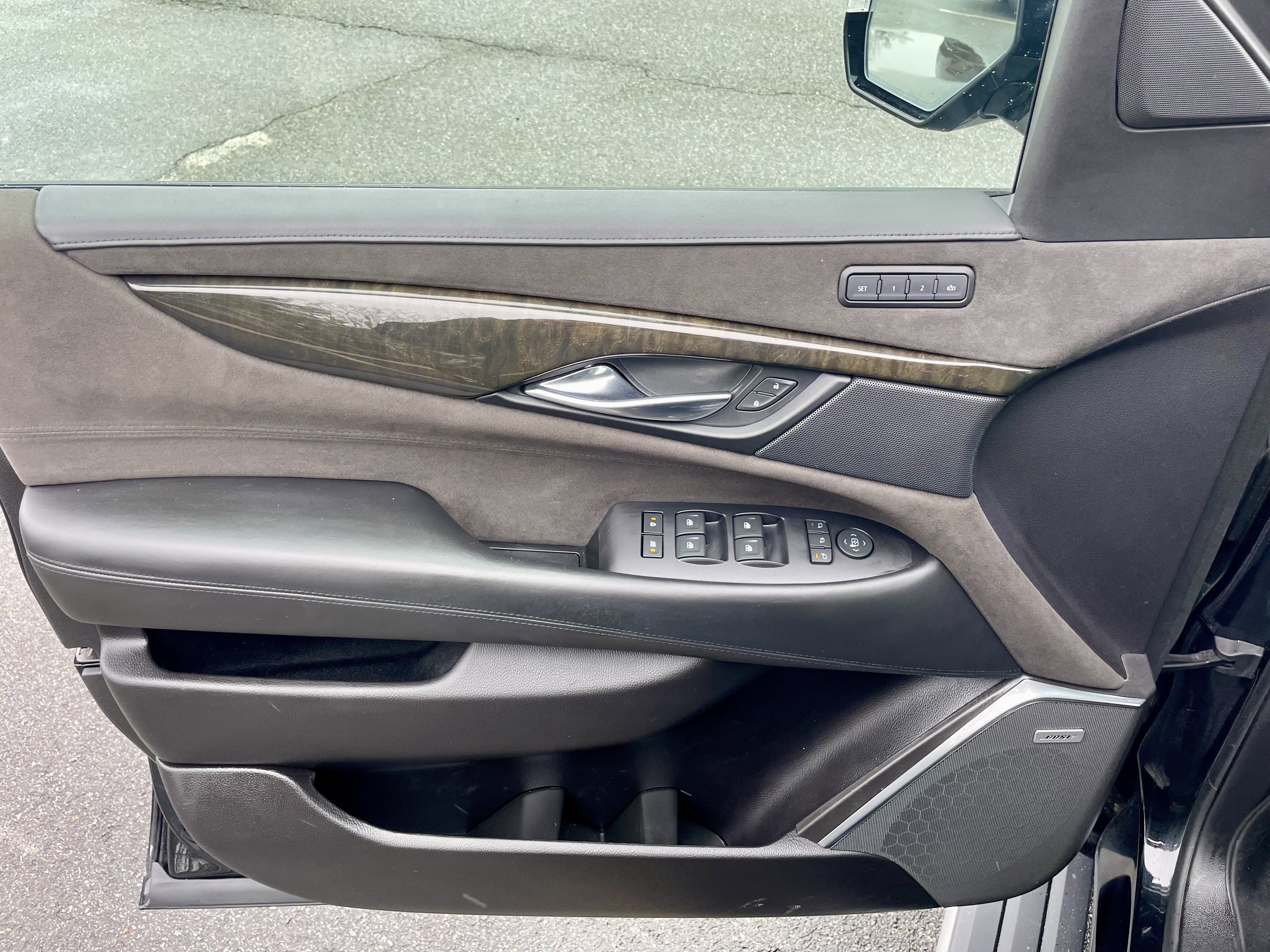 Used 2019 Cadillac Escalade ESV Platinum w/ Escalade Sport Edition image 12