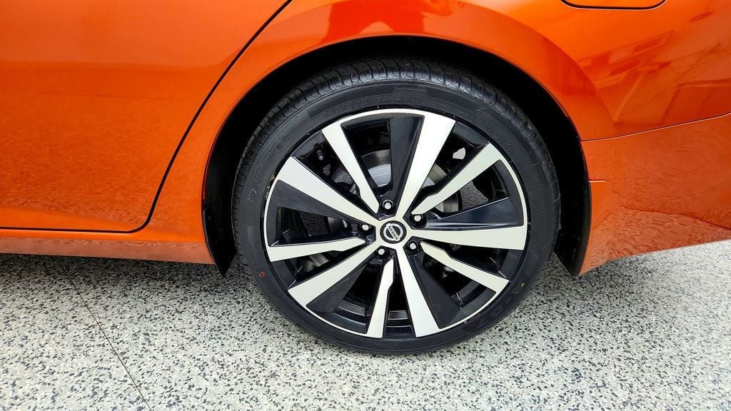 Used 2022 Nissan Altima 2.5 SR FWD image 9