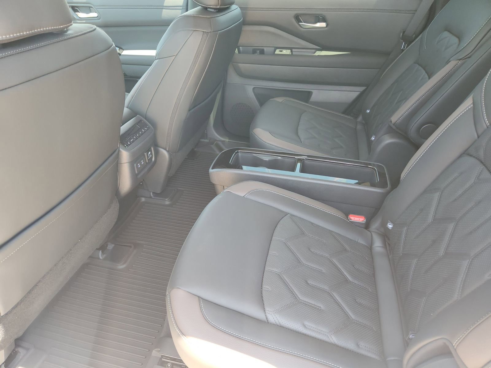 New 2026 Nissan Pathfinder Platinum AWD/4WD image 24