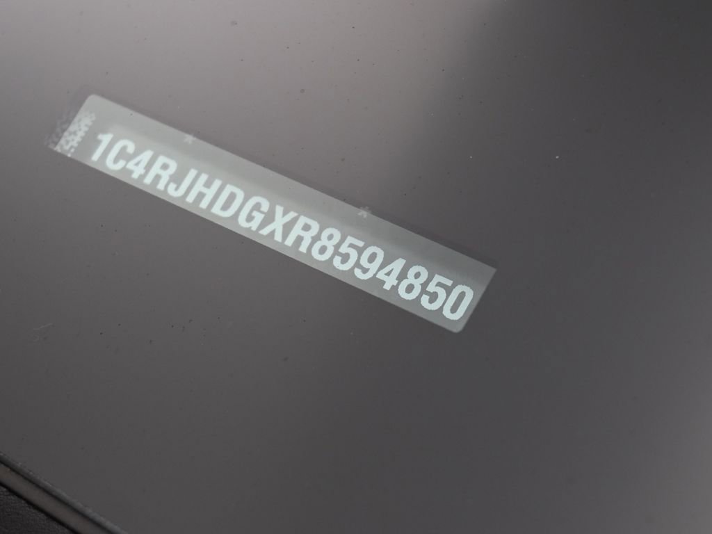 Used 2024 Jeep Grand Cherokee Overland w/ Luxury Tech Group IV image 42