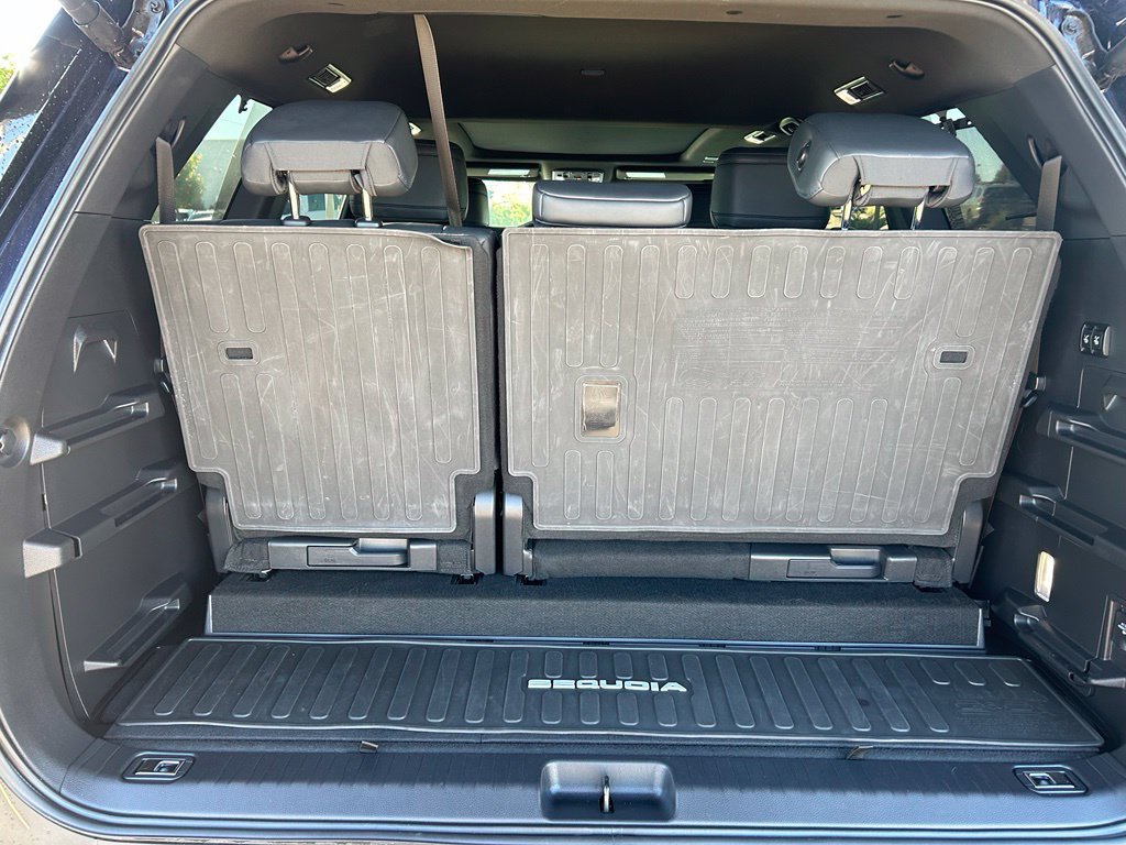 Used 2025 Toyota Sequoia Platinum AWD/4WD image 28