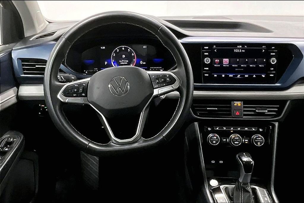 Used 2024 Volkswagen Taos SE image 7