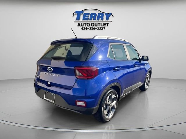 Used 2025 Hyundai Venue SEL image 7