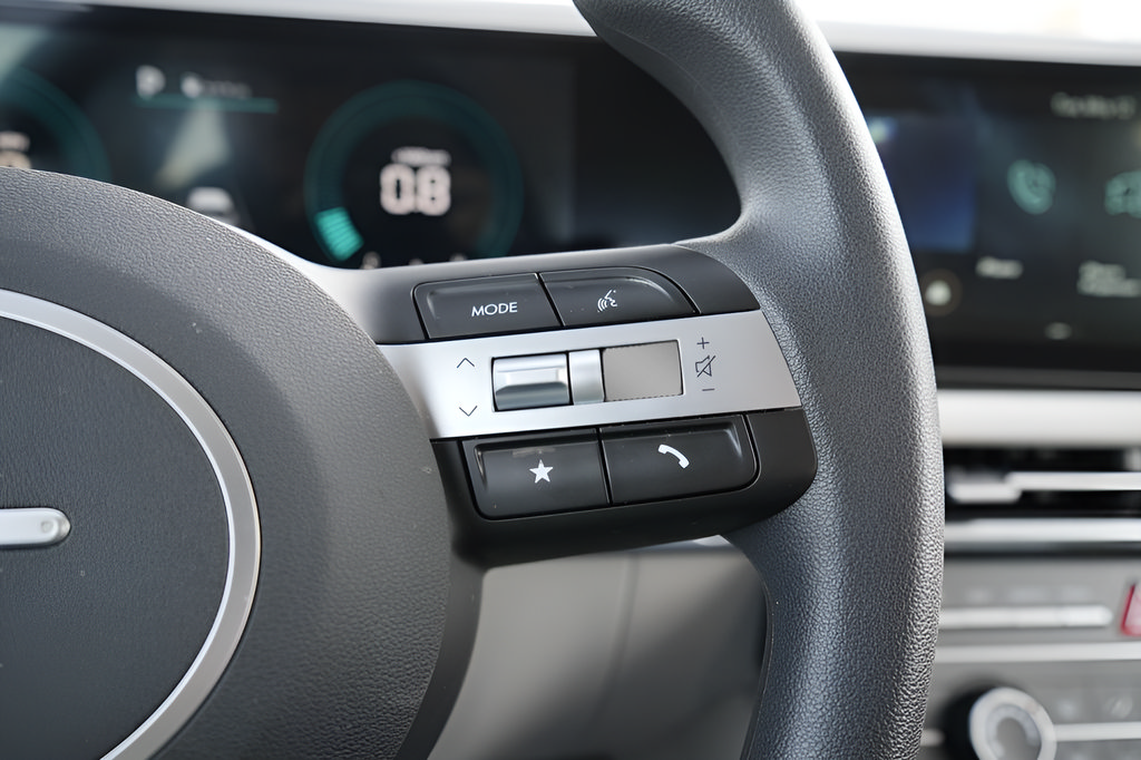 Certified 2026 Hyundai Tucson SE FWD image 26
