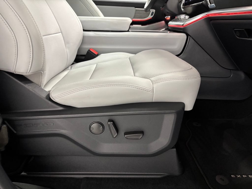 Used 2025 Ford Expedition Platinum AWD/4WD image 60