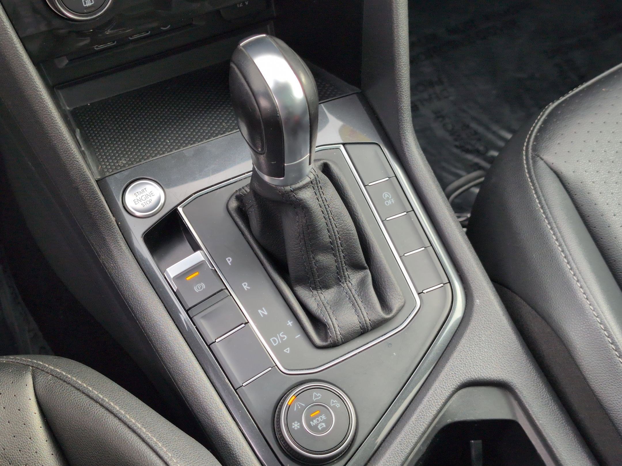 Used 2019 Volkswagen Tiguan SE image 29