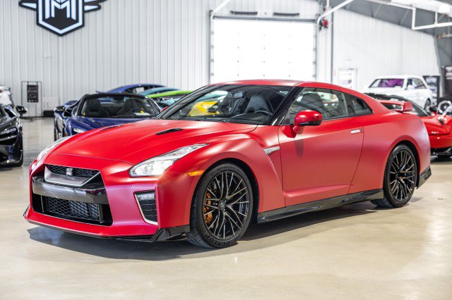Used 2023 Nissan GT-R Premium w/ Premium Interior Package AWD/4WD image 2