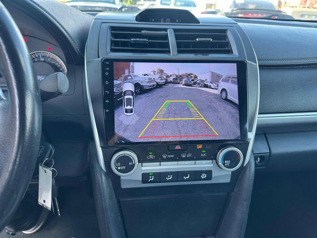 Used 2012 Toyota Camry image 16