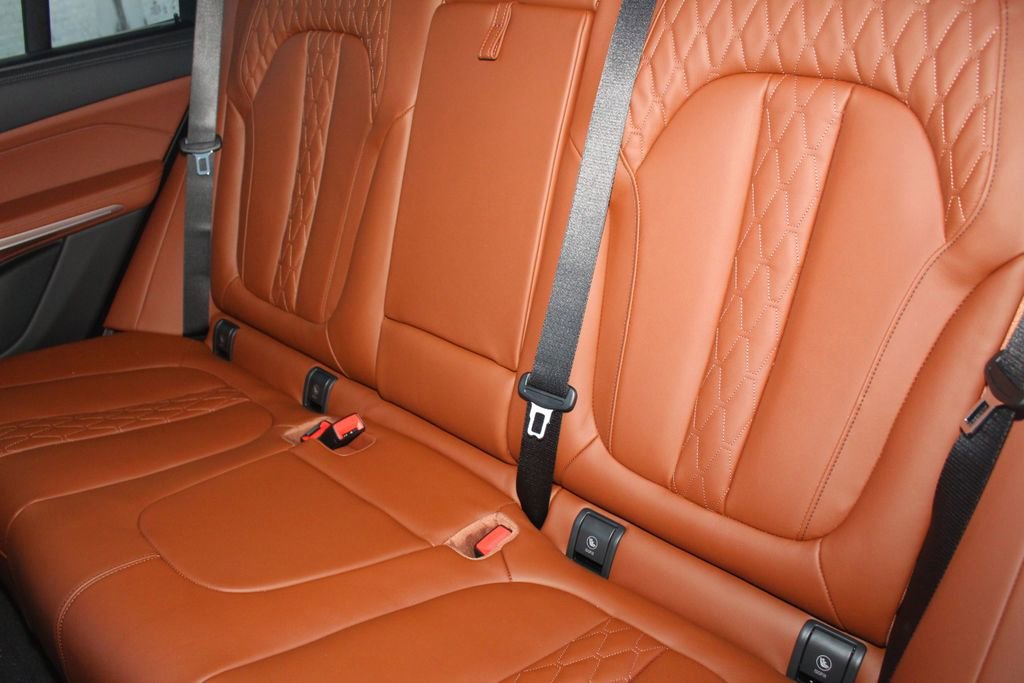 New 2026 BMW X5 M60i image 21