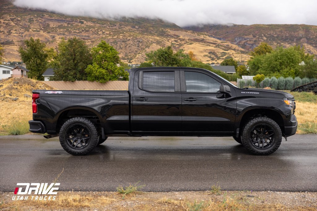 Used 2022 Chevrolet Silverado 1500 Custom image 9