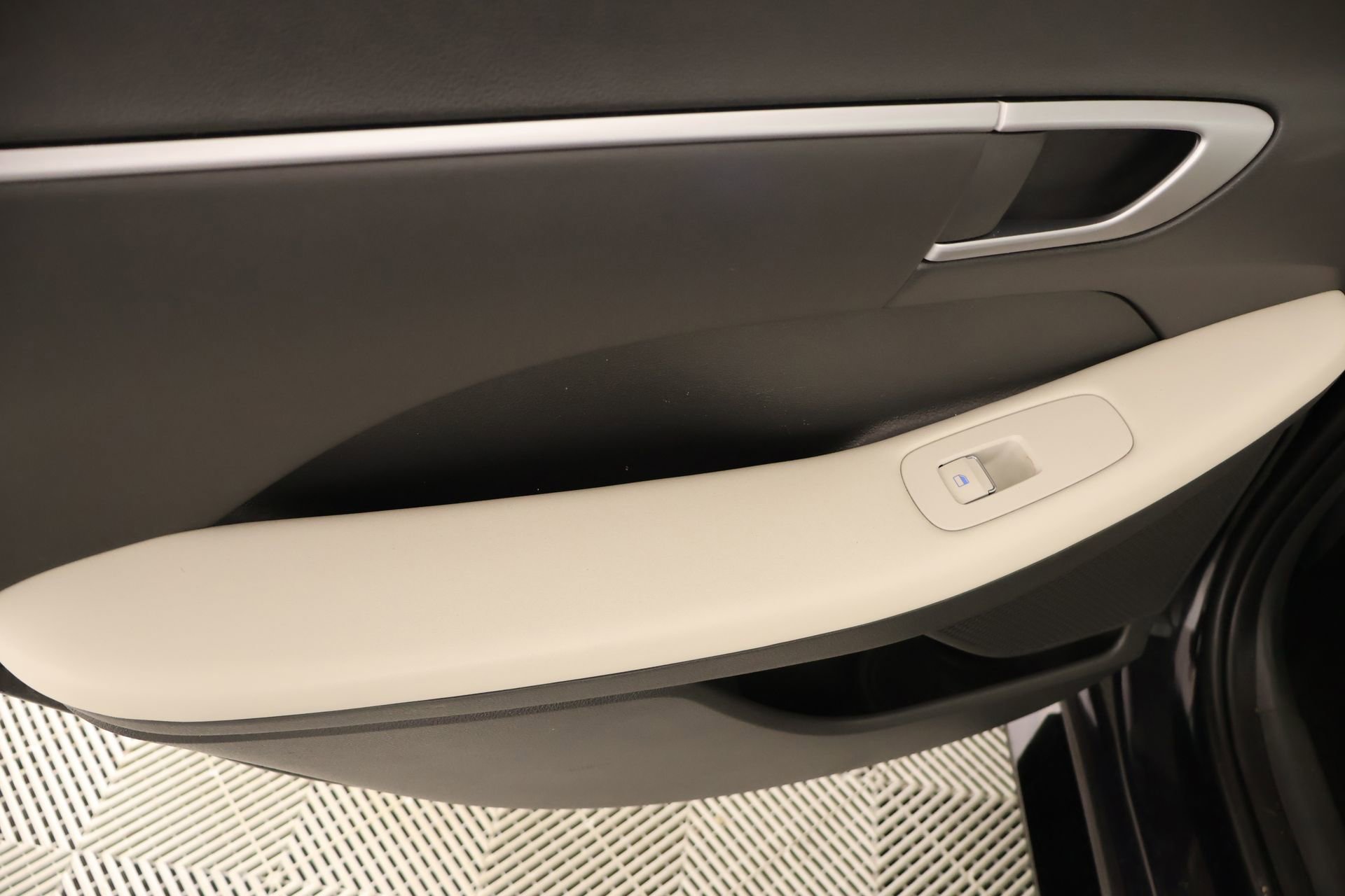 Certified 2025 Hyundai Sonata SEL image 15