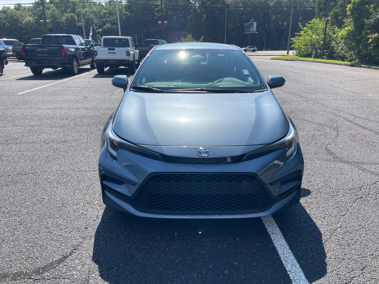 Used 2023 Toyota Corolla SE FWD image 2