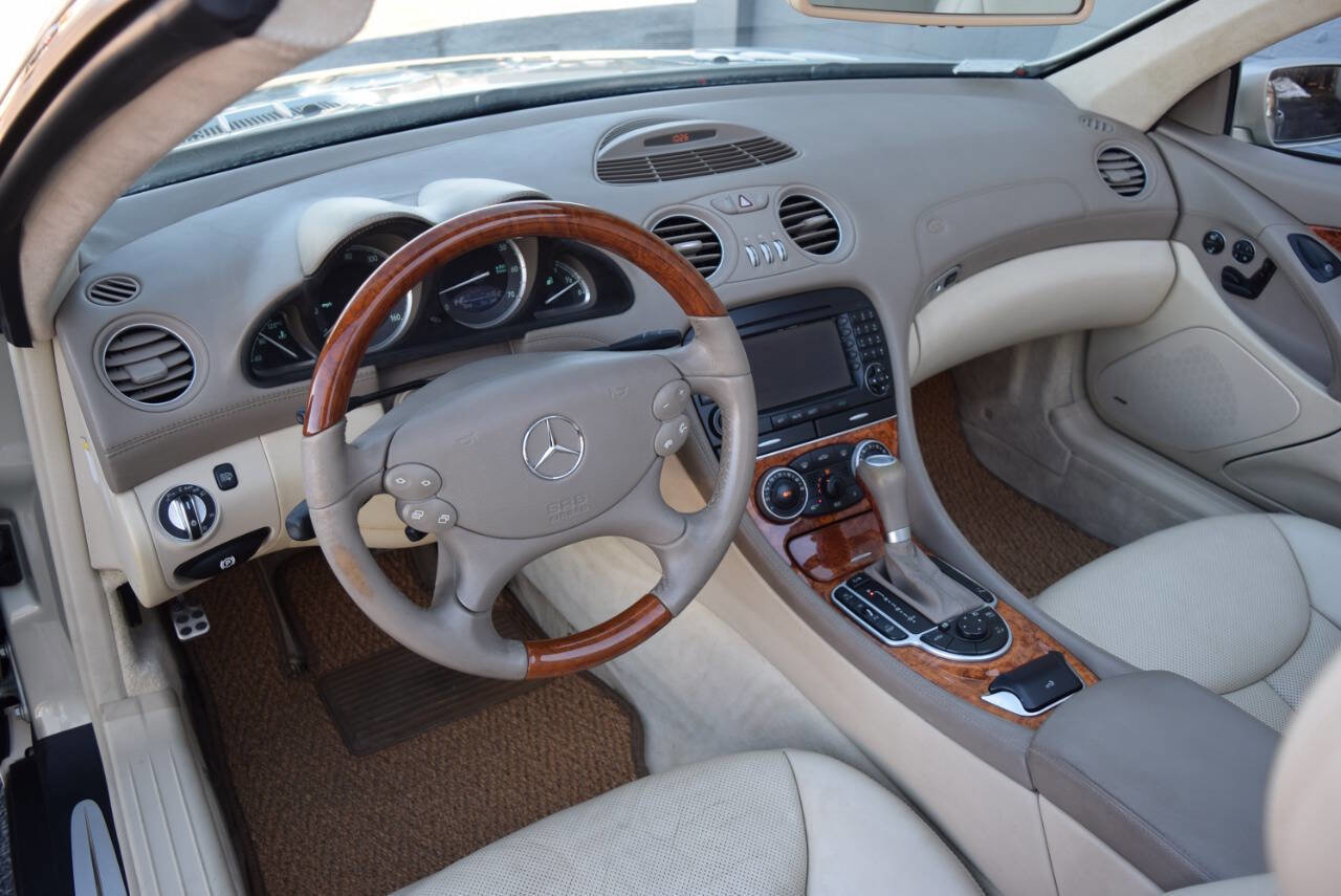 Used 2005 Mercedes-Benz SL 500 image 32