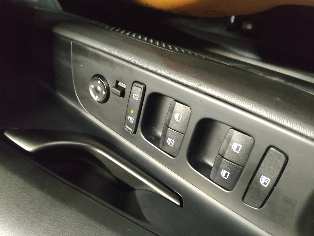 Used 2025 Hyundai Elantra Sport FWD image 27