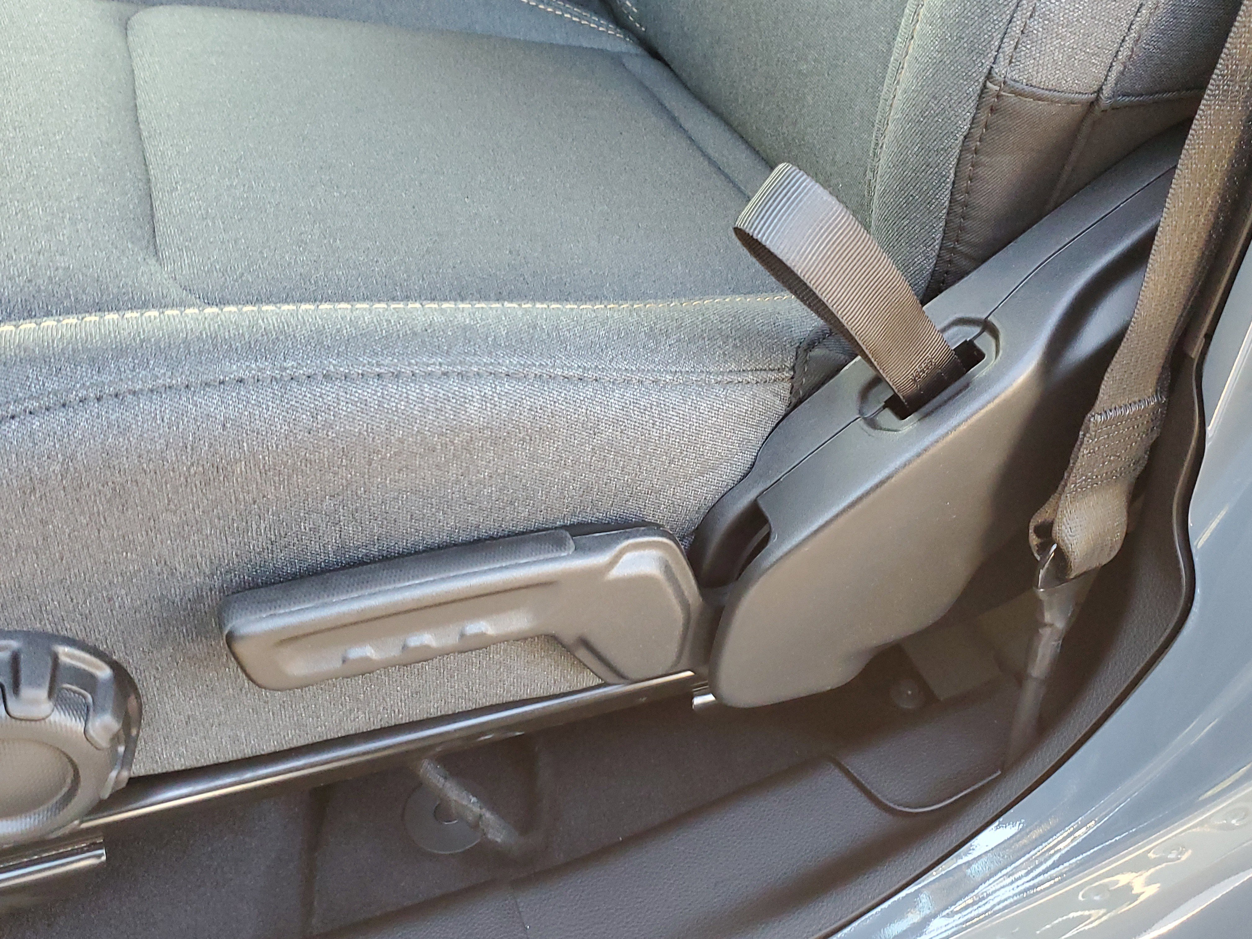 New 2025 Jeep Gladiator Sport image 17