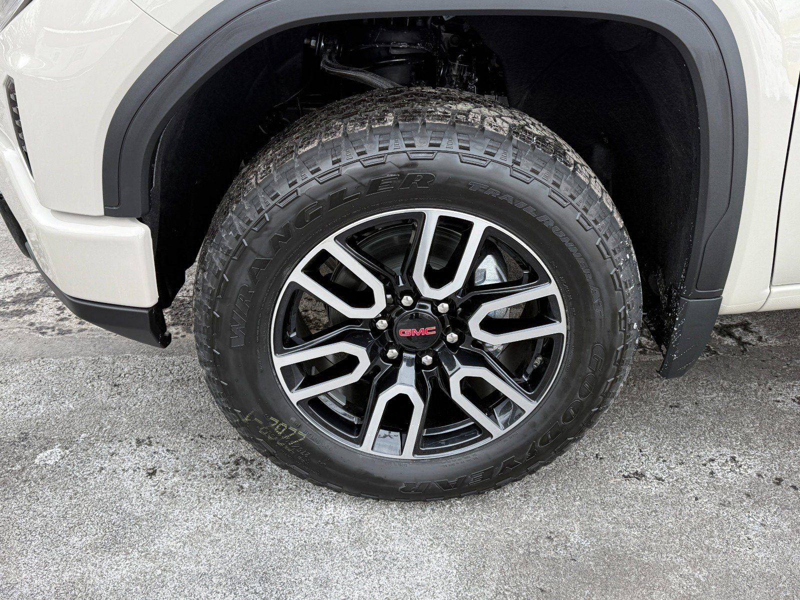 New 2026 GMC Sierra 1500 AT4 w/ AT4 Premium Package image 9