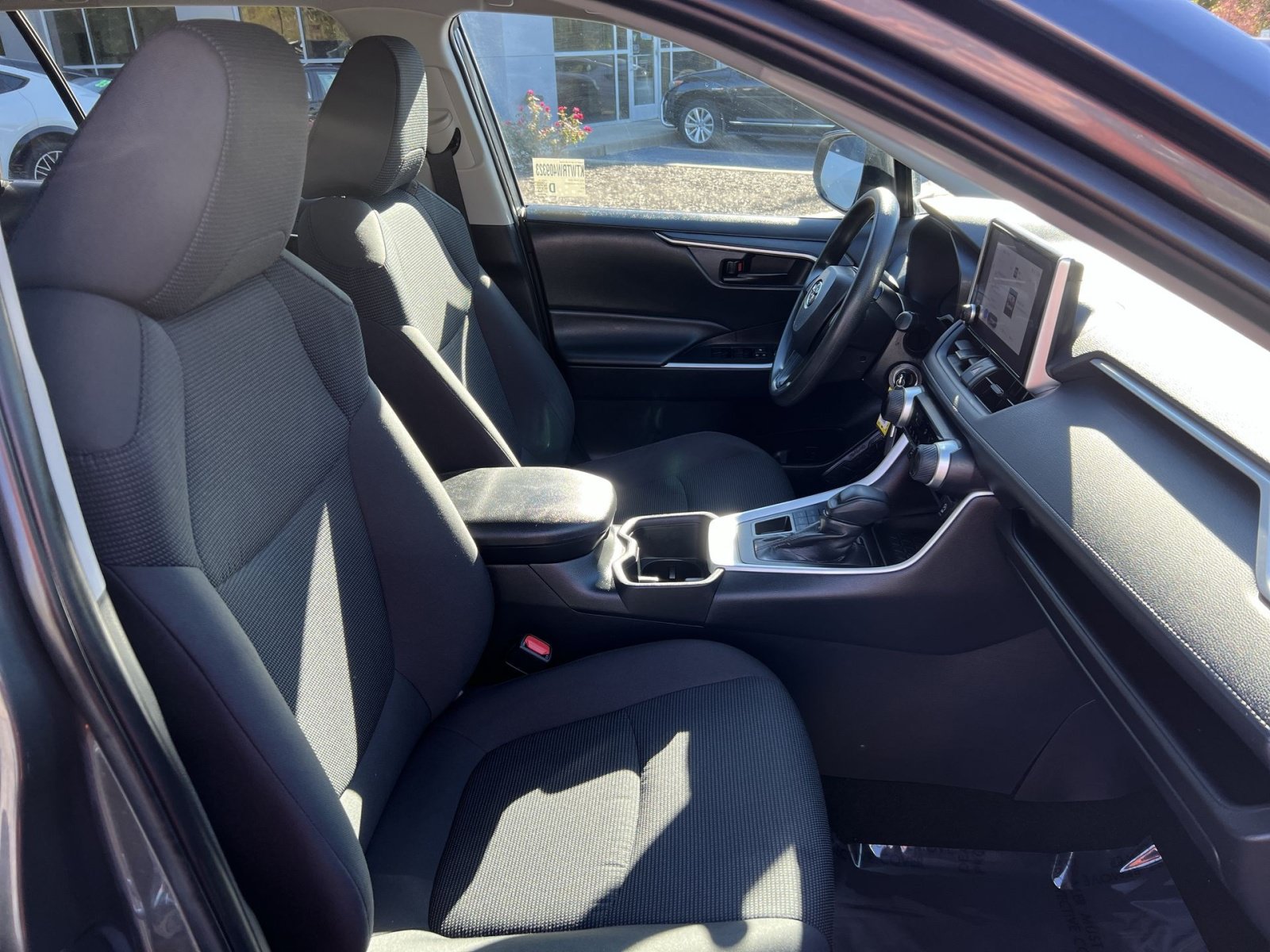 Used 2024 Toyota RAV4 LE AWD/4WD image 24