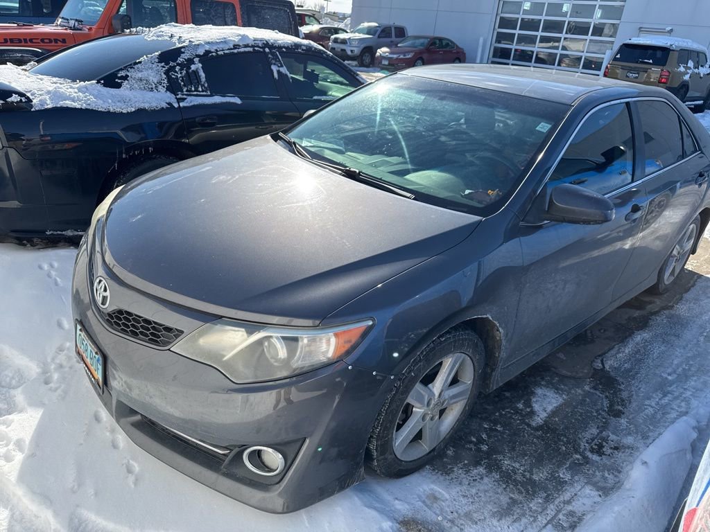Used 2013 Toyota Camry SE image 3